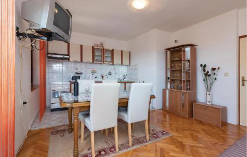 Apartment Branimira Gusica Cr