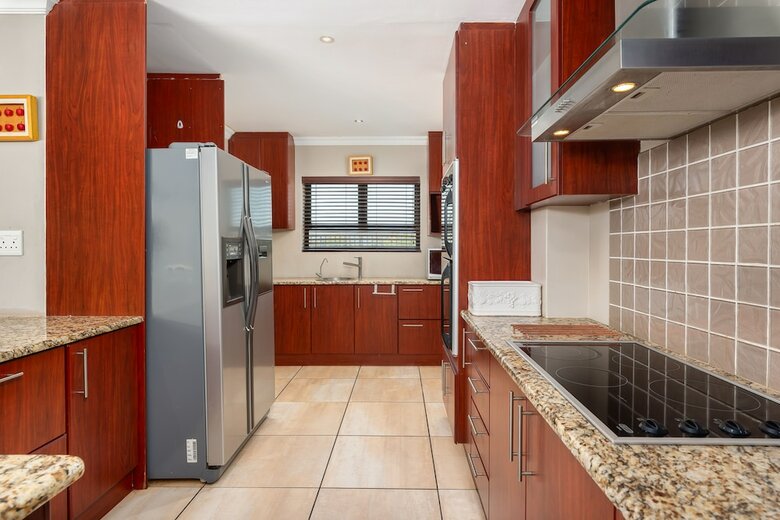 Villa Harbour Close 18