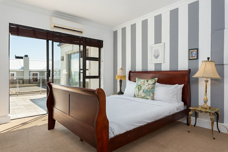 Villa Harbour Close 18