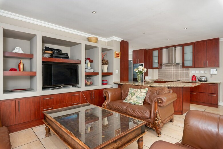 Villa Harbour Close 18