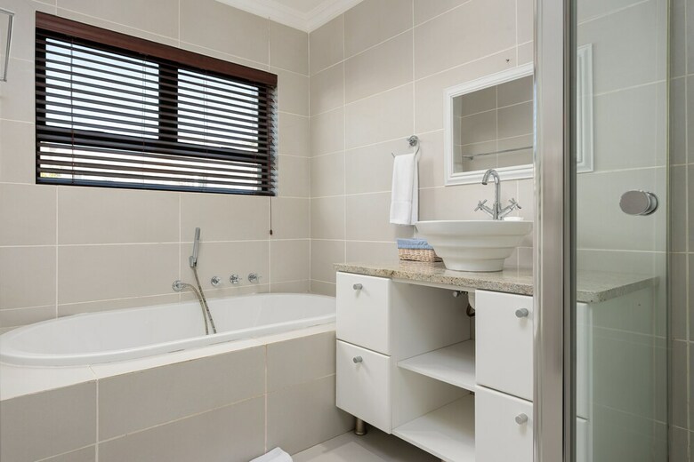 Villa Harbour Close 18