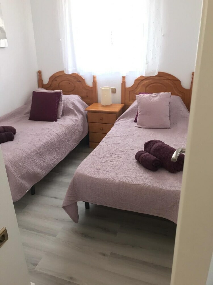 Residencia Beautiful 3-bed House With Communal Pool