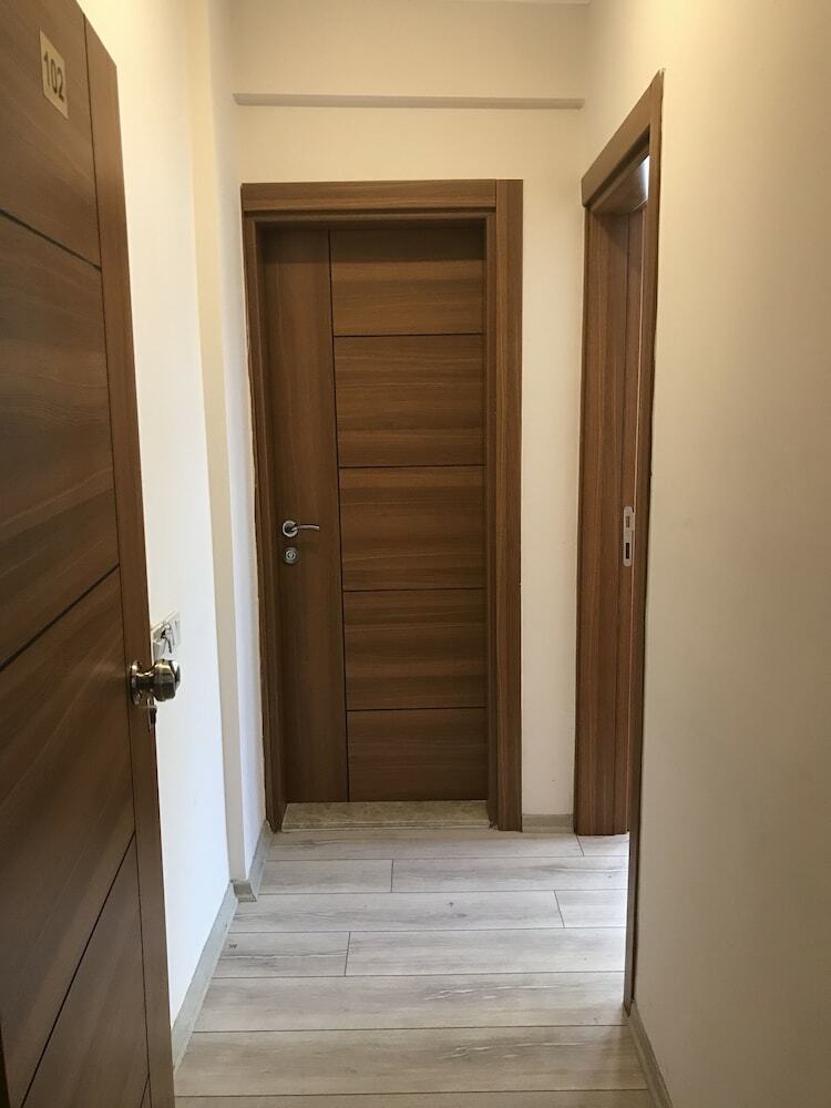 ?kizler Apart Otel