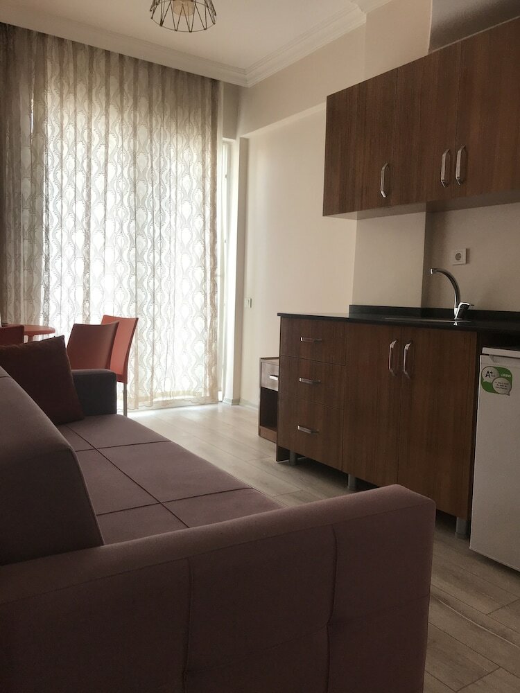 ?kizler Apart Otel
