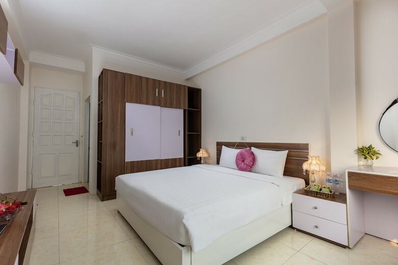 Royal Airport Hotel - Convenient & Friendly