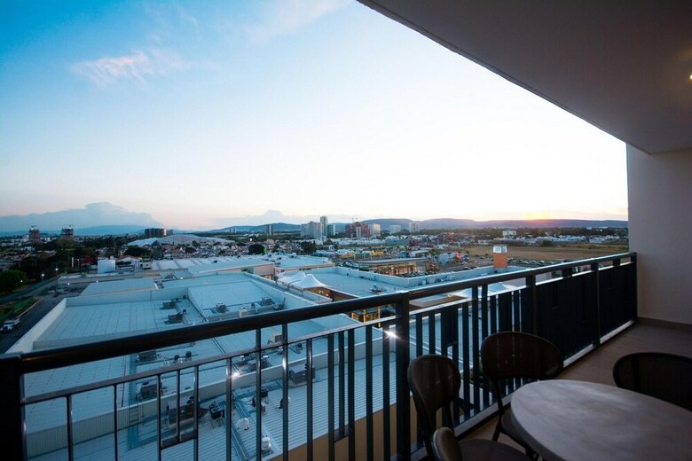 Real View Towers E504 By Casago