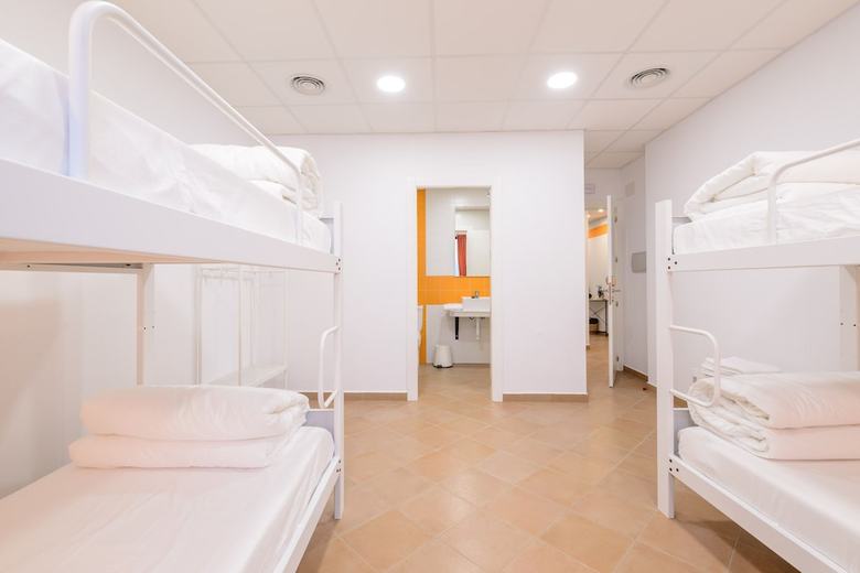 Hostal Benarrab� Hostel