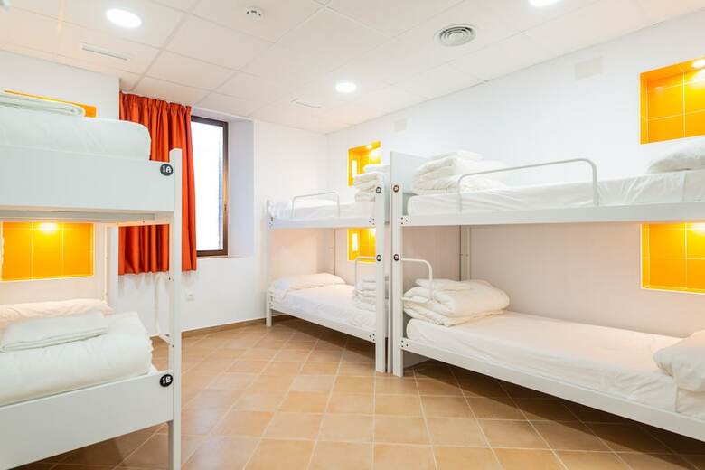 Hostal Benarrab� Hostel