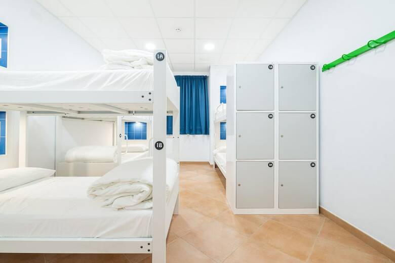 Hostal Benarrab� Hostel