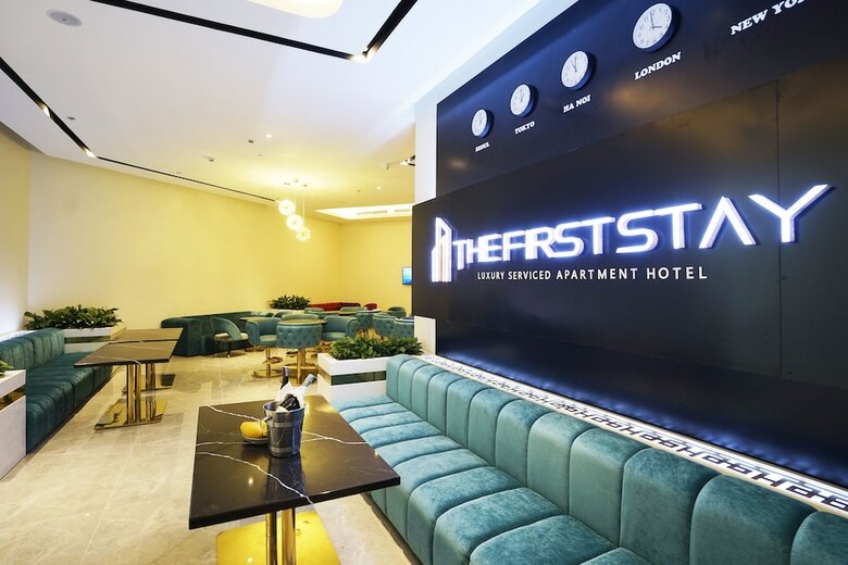 Aparthotel The First Stay Hotel