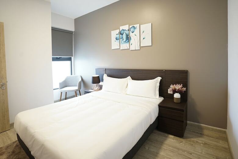 Aparthotel The First Stay Hotel
