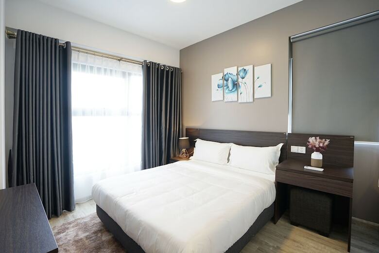 Aparthotel The First Stay Hotel