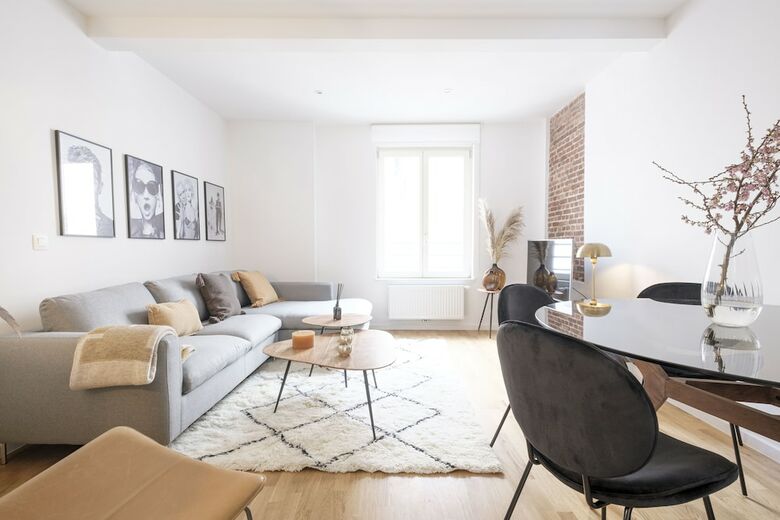 Apartamentos A Regal Touch