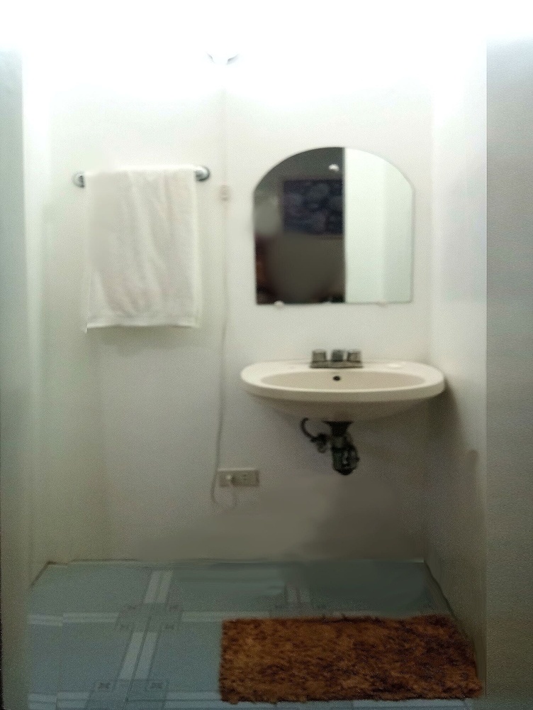 Palompon - Kalanggaman Liezel's B&B