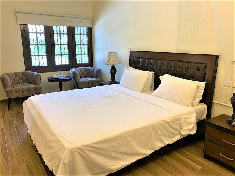 Hotel Margalla Palace