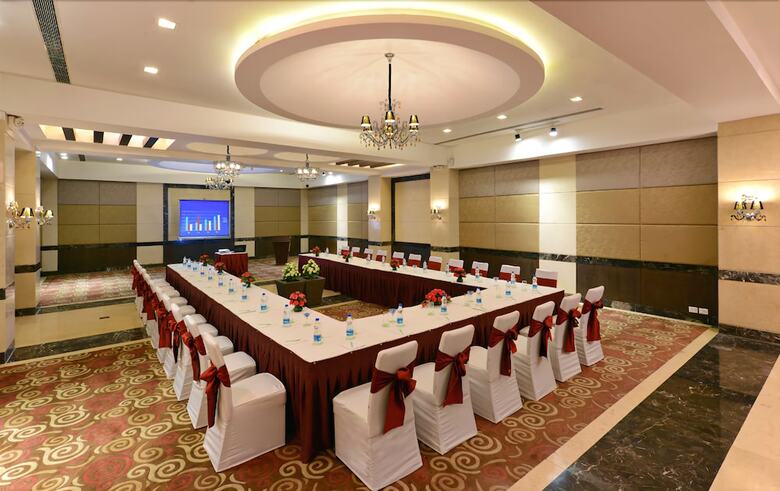 Hotel Leisure Inn West Gurgaon