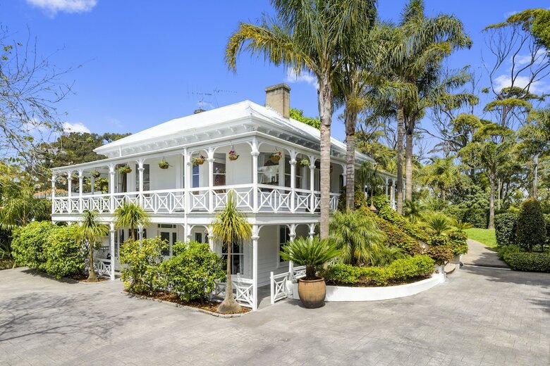 Hotel Western Springs Villa