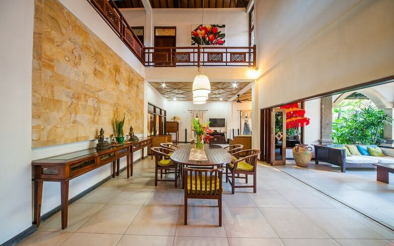 Villa Este, Seminyak