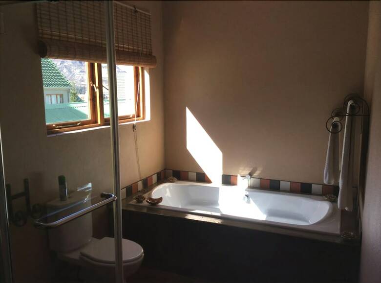 Bed & Breakfast 278 On Main Luxury Accommodation