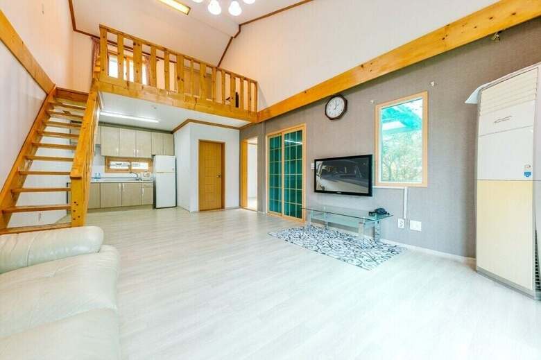 Youngwol Cloud Garden Pension