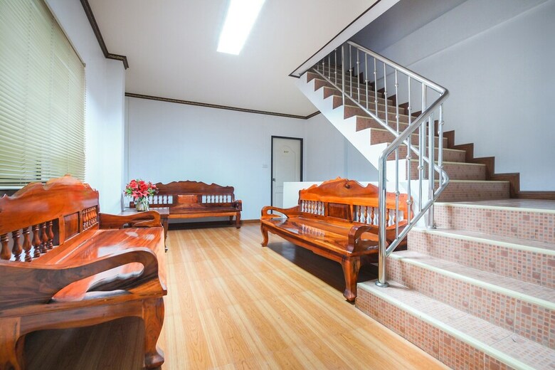 Hotel Oyo 836 Pk Residence