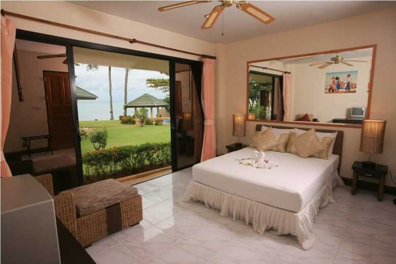 5 Bedroom Beach Front Villa On Samrong Bay