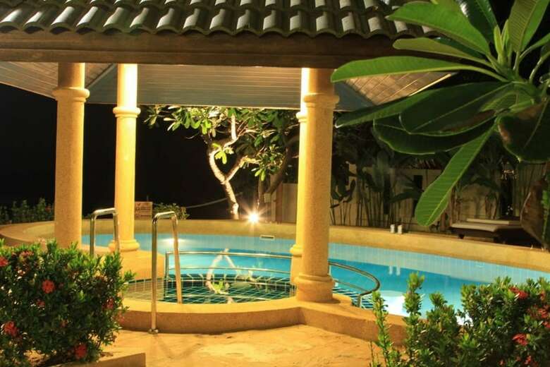 5 Bedroom Beach Front Villa On Samrong Bay