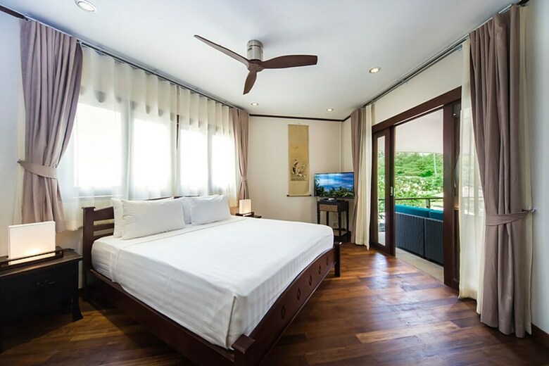 3 Bedroom Pool Villa 20 Seconds From Samrong Beach Front