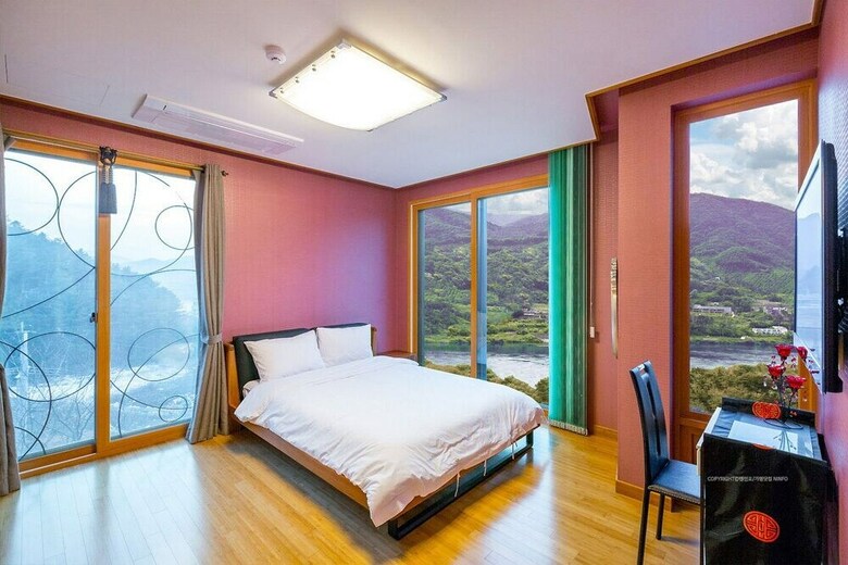 Pension Harbor House Private