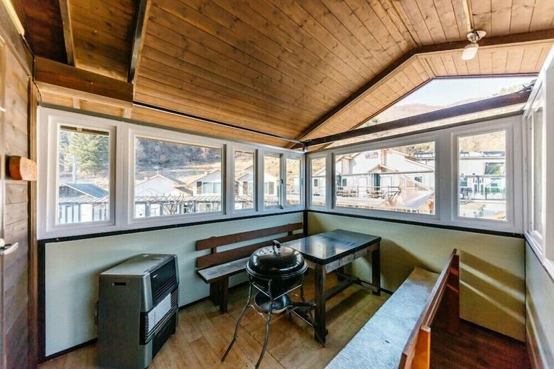 Mountain And Water Pension