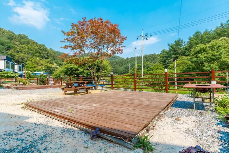 Mountain And Water Pension