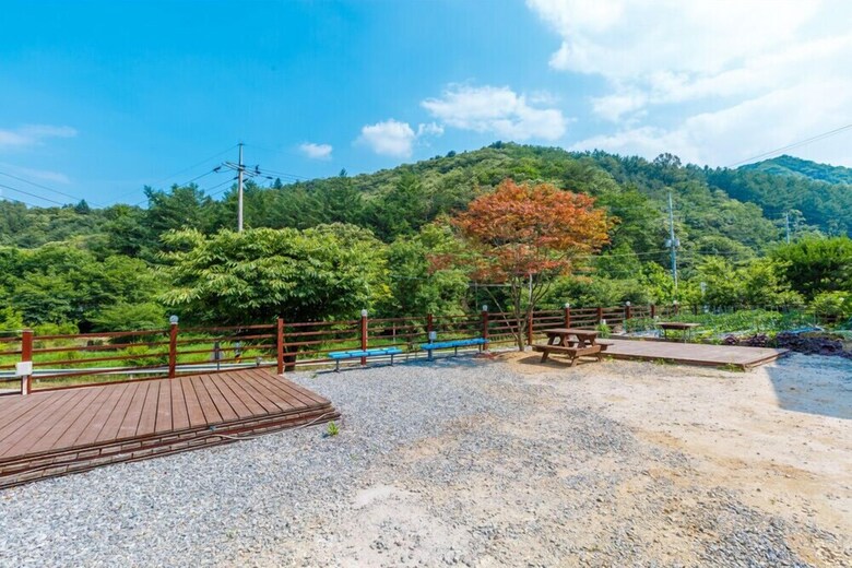Mountain And Water Pension