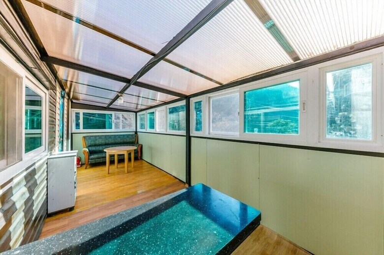Mountain And Water Pension