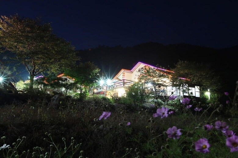 Mountain And Water Pension
