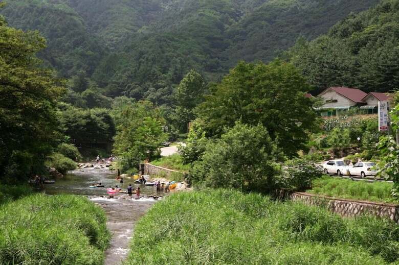 Mountain And Water Pension