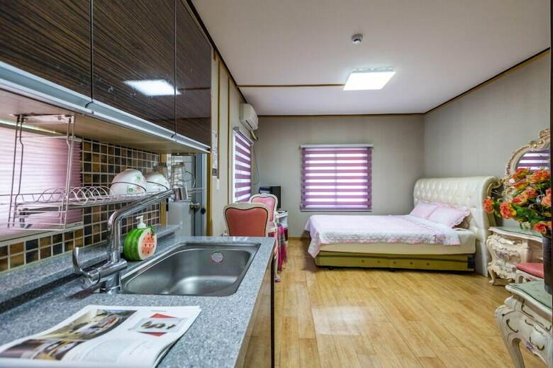 Mountain And Water Pension