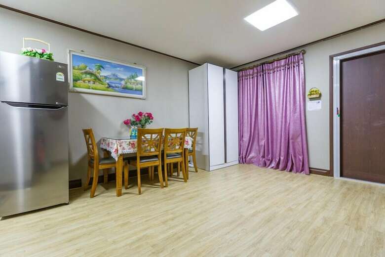 Mountain And Water Pension