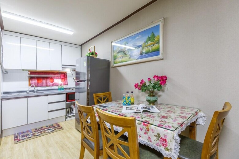Mountain And Water Pension