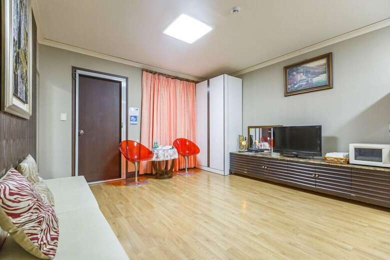 Mountain And Water Pension