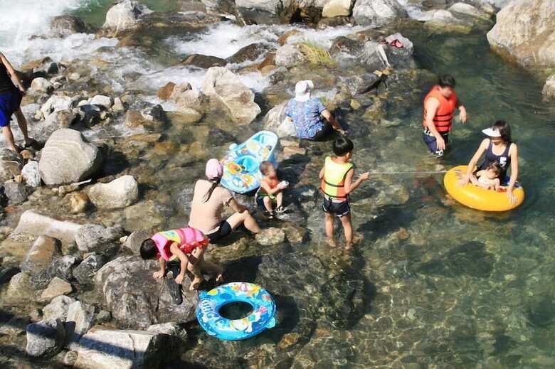 Mountain And Water Pension