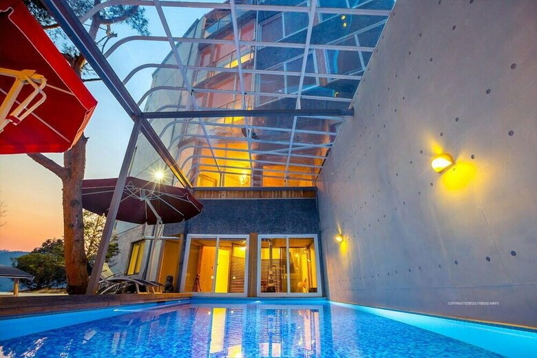 Apartamentos Harbor House Poolvilla Couple