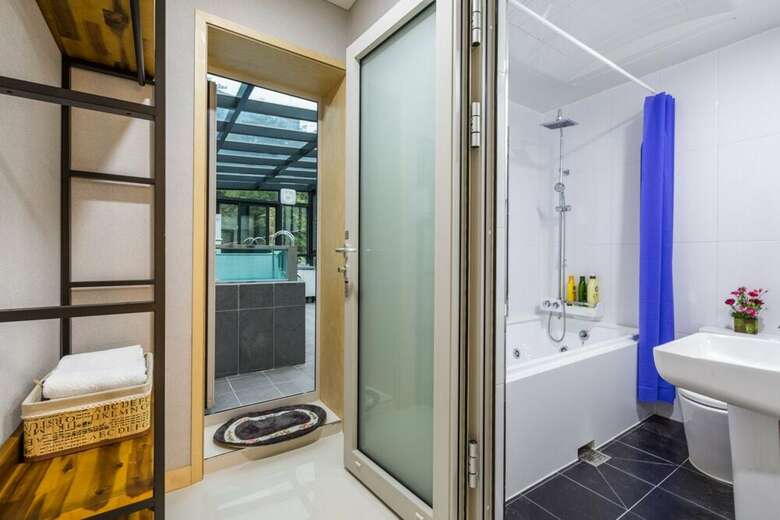 Pension Asamo Poolvilla
