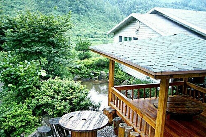 Seasonal Sky Pension