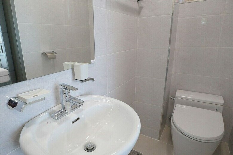 Hayanjip (Blue Road Town Pension