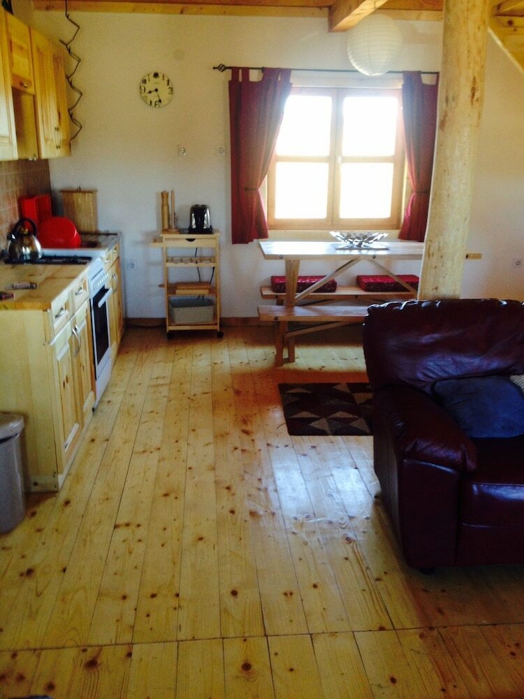 Posada Beautiful 2-bed Cottage With In ?abljak