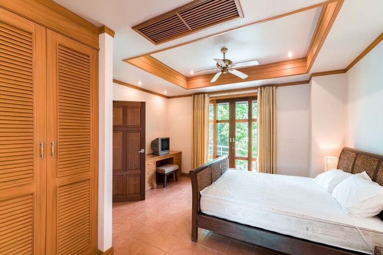 6 Bedroom Twin Villas On Beach Front Resort 25/12