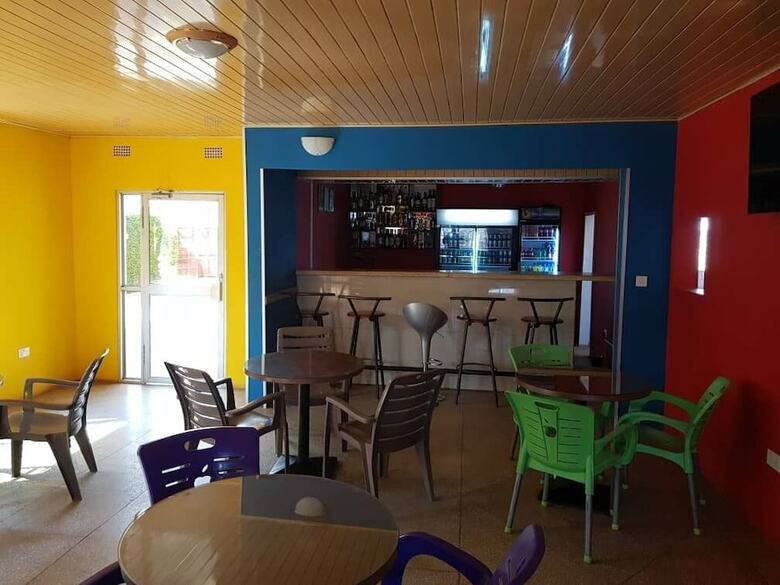 Hotel Ticheze Lodge And Car Hire