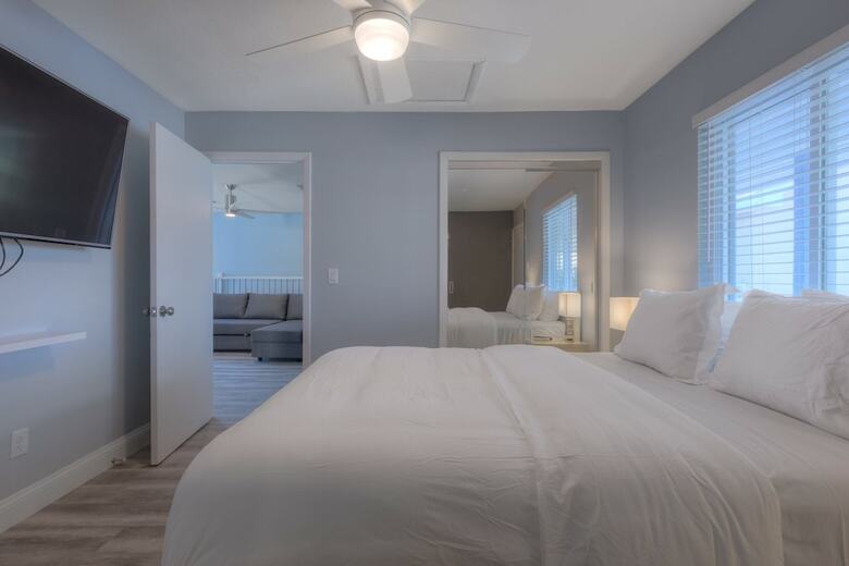 Oceanview 4 Balconies! Opulent Blue #6 Sleeps 8