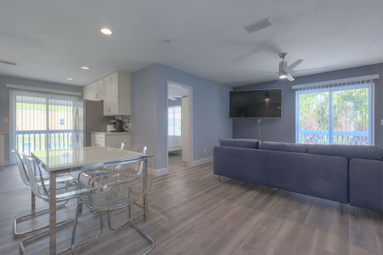 Oceanview 4 Balconies! Opulent Blue #6 Sleeps 8