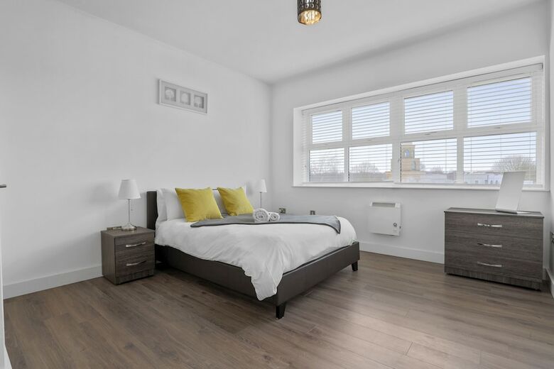 Ur Stay - Jewellery Apartments